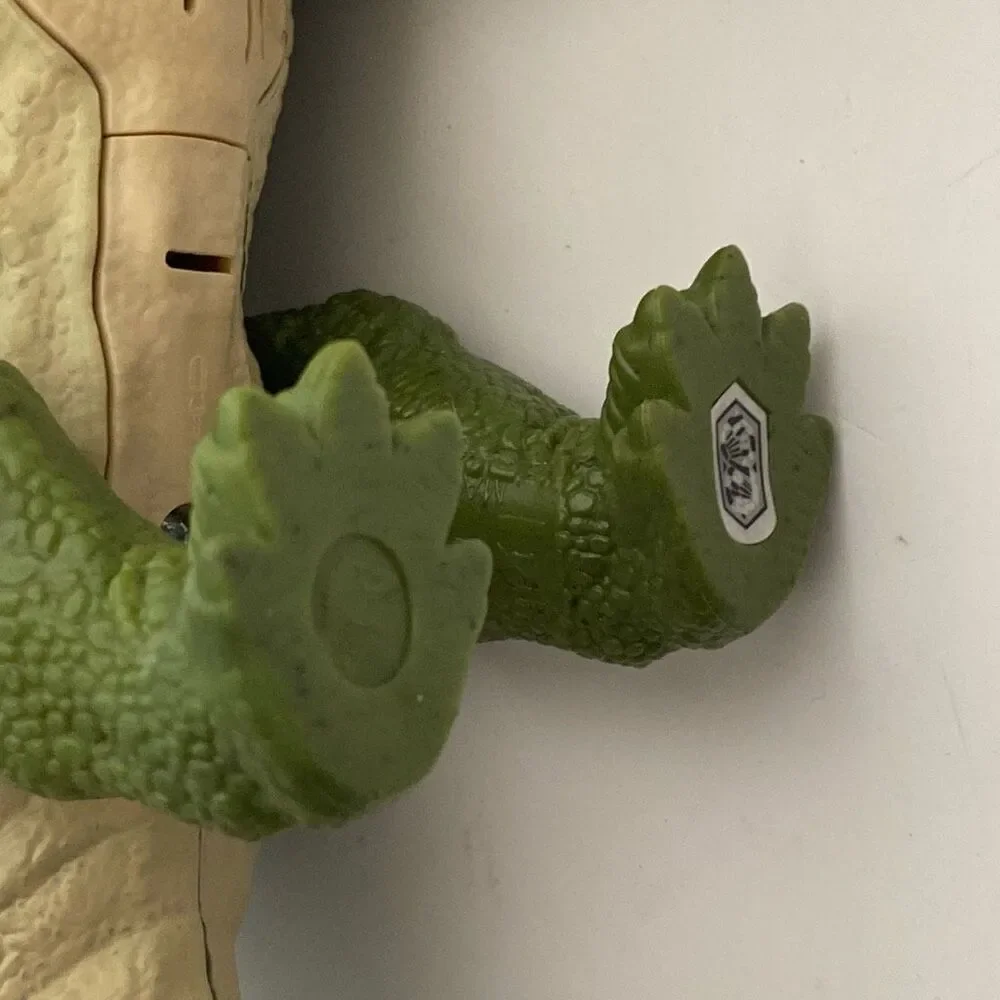 Mattel Green 2018 Jurassic World Fallen Kingdom Roarivores Sinoceratops Dinosaur